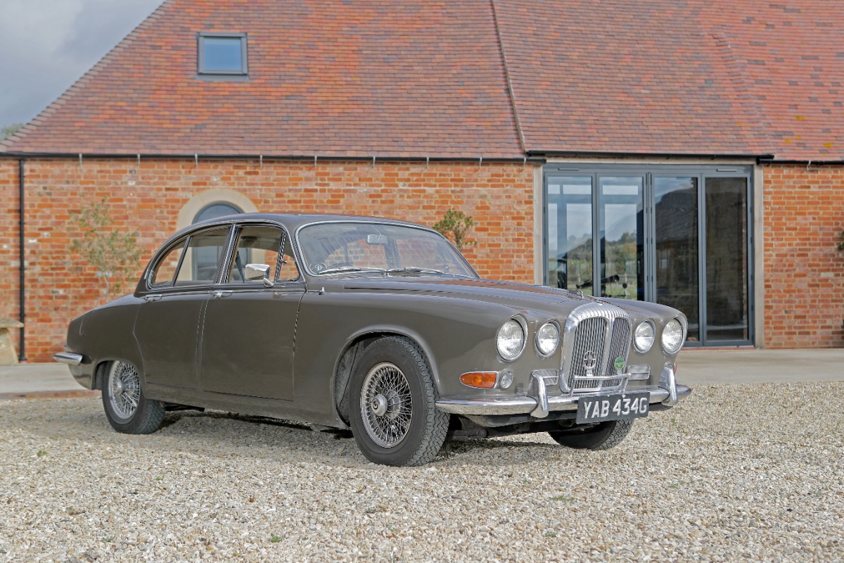 1969 Daimler Sovereign Image 1